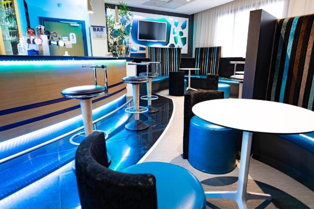 Saint Cloud Citea Access Dayuse Room -- 10 Minutes La Defense 20 Minutes Paris Parc Expo エクステリア 写真